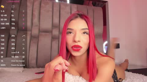 Snapshot of emmily_savage chatting on 13, 12, 2024 online show from 13, 12, 2024
