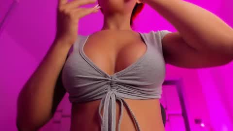Snapshot of emmily_savage chatting on 12, 10, 2025 online show from 12, 10, 2025