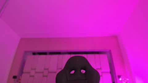 Snapshot of emmily_savage chatting on 15, 10, 2025 online show from 15, 10, 2025
