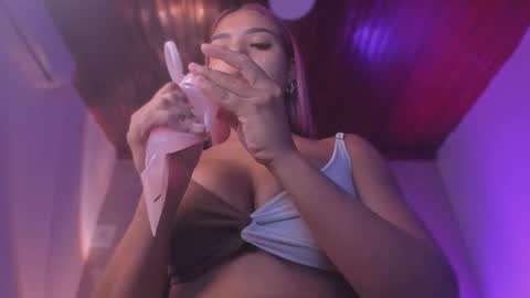 Snapshot of emmily_savage chatting on 24, 6, 2026 online show from 24, 6, 2026