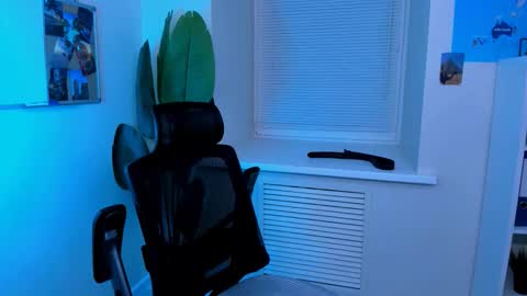 Snapshot of emmit_barker chatting on 13, 3, 2026 Emmit online show from 13, 3, 2026