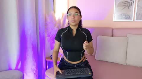 Emmy and Luna  online show from 19, 7, 2026