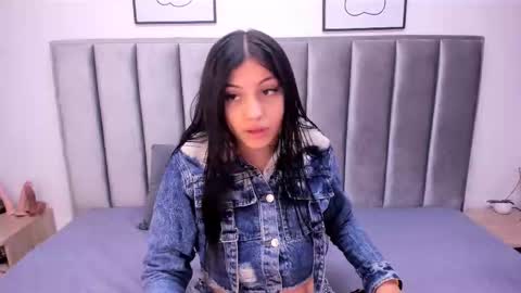 Emily  Laila  online show from 17, 10, 2025