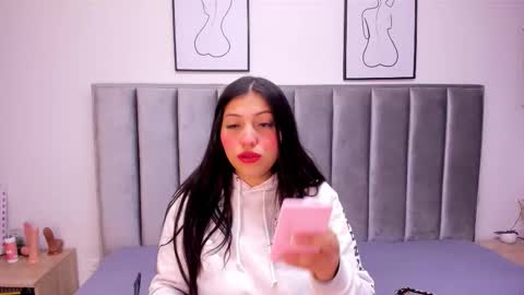 Emily  Laila  online show from 22, 10, 2025