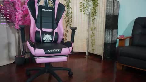 Emmylie online show from 10, 3, 2026