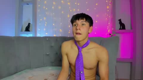 Snapshot of emmyhorny__ chatting on 11, 4, 2026 Ammy and Alex online show from 11, 4, 2026