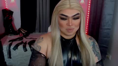 Snapshot of empressmichellexx chatting on 6, 3, 2026 Mistress Michelle online show from 6, 3, 2026