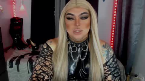 Snapshot of empressmichellexx chatting on 28, 3, 2026 Mistress Michelle online show from 28, 3, 2026