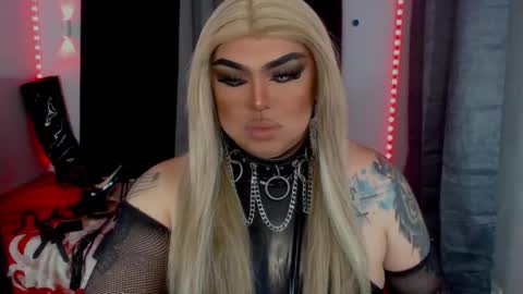 Snapshot of empressmichellexx chatting on 25, 4, 2026 Mistress Michelle online show from 25, 4, 2026
