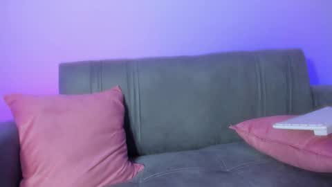 Snapshot of emy_colee chatting on 8, 2, 2025 Emy online show from 8, 2, 2025