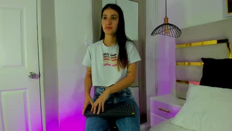 EMY FERRER online show from 23, 6, 2026
