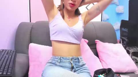 emy_latin online show from 5, 11, 2025