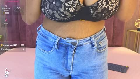 Snapshot of emy_leon chatting on 10, 1, 2025 Emy online show from 10, 1, 2025