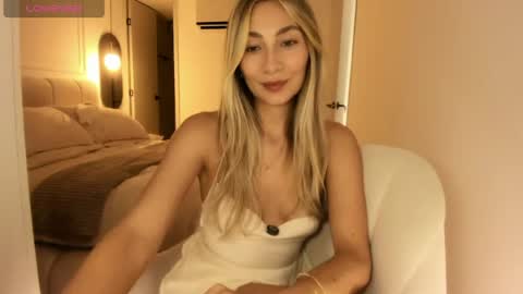 Snapshot of emyconneer chatting on 1, 6, 2026 emyconneer online show from 1, 6, 2026