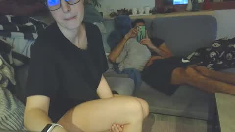 Snapshot of emyxxl chatting on 8, 1, 2026 emyxxl online show from 8, 1, 2026