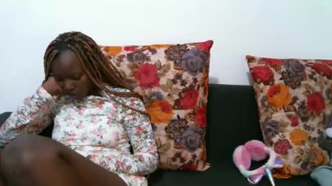 Snapshot of enchantedvee chatting on 28, 3, 2026 Vee online show from 28, 3, 2026