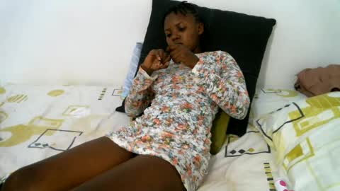 Snapshot of enchantedvee chatting on 12, 6, 2026 Vee online show from 12, 6, 2026