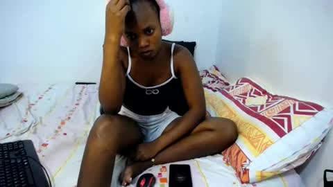 Snapshot of enchantedvee chatting on 27, 6, 2026 Vee online show from 27, 6, 2026
