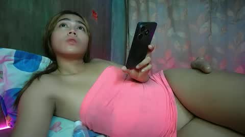 Snapshot of enchantresstgirl chatting on 25, 5, 2026 Nikki Shane online show from 25, 5, 2026