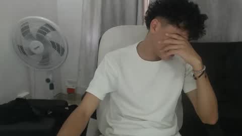 Snapshot of energy_lover_137 chatting on 12, 1, 2026 Bunny online show from 12, 1, 2026