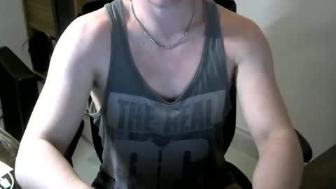 Snapshot of englishboi23 chatting on 3, 3, 2026 English Boy online show from 3, 3, 2026