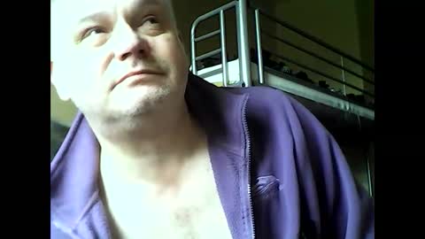 Snapshot of englishguysurrey chatting on 3, 12, 2024 englishguysurrey online show from 3, 12, 2024