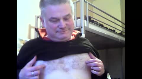 Snapshot of englishguysurrey chatting on 26, 12, 2024 englishguysurrey online show from 26, 12, 2024