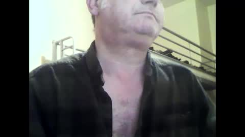 Snapshot of englishguysurrey chatting on 6, 2, 2025 englishguysurrey online show from 6, 2, 2025