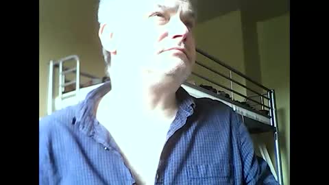 Snapshot of englishguysurrey chatting on 4, 3, 2025 englishguysurrey online show from 4, 3, 2025