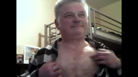 Snapshot of englishguysurrey chatting on 6, 3, 2025 englishguysurrey online show from 6, 3, 2025