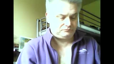 Snapshot of englishguysurrey chatting on 9, 3, 2025 englishguysurrey online show from 9, 3, 2025