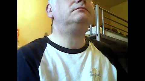 Snapshot of englishguysurrey chatting on 18, 9, 2025 englishguysurrey online show from 18, 9, 2025