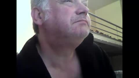 Snapshot of englishguysurrey chatting on 15, 10, 2025 englishguysurrey online show from 15, 10, 2025