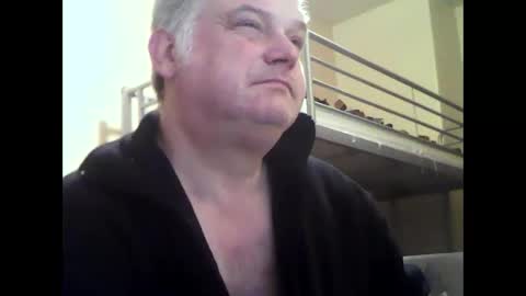 Snapshot of englishguysurrey chatting on 16, 10, 2025 englishguysurrey online show from 16, 10, 2025