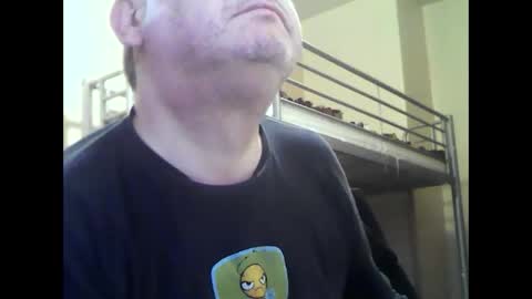 Snapshot of englishguysurrey chatting on 26, 11, 2025 englishguysurrey online show from 26, 11, 2025