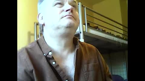 Snapshot of englishguysurrey chatting on 19, 12, 2025 englishguysurrey online show from 19, 12, 2025