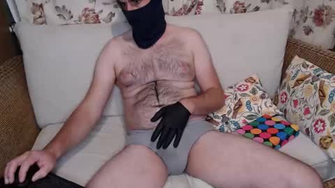 englishshyguyuk online show from 5, 11, 2025