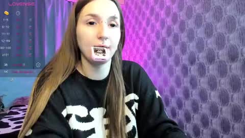 Snapshot of enn_allenn chatting on 8, 3, 2025 enn_allenn online show from 8, 3, 2025