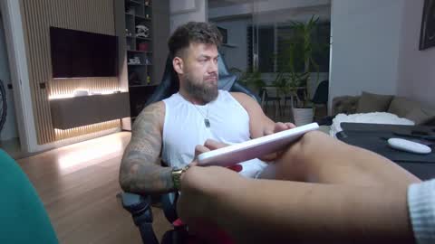 Erik online show from 25, 1, 2025