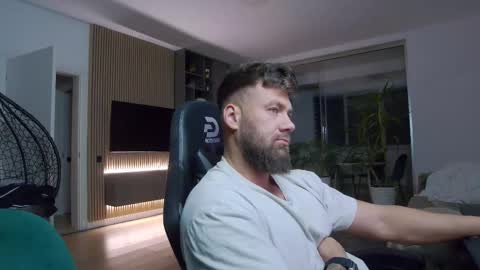 Erik online show from 9, 3, 2025