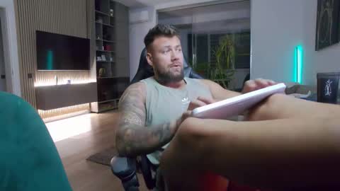 Erik online show from 12, 10, 2025