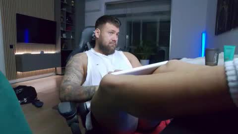 Snapshot of enrikoblue chatting on 2, 2, 2026 Erik online show from 2, 2, 2026