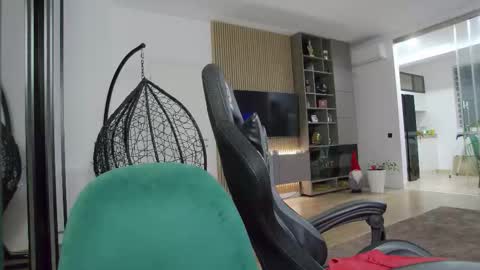 Snapshot of enrikoblue chatting on 3, 2, 2026 Erik online show from 3, 2, 2026