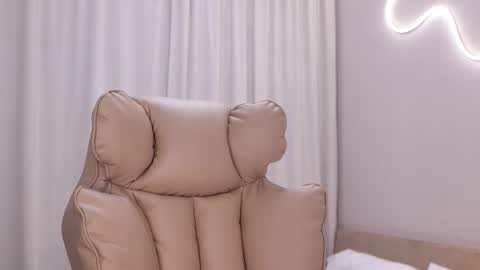 entya online show from 18, 11, 2025