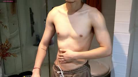 Snapshot of enzo_steel chatting on 26, 4, 2026 enzo_steel online show from 26, 4, 2026
