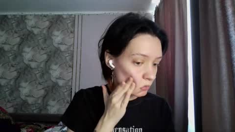 Snapshot of epifaniapaolino chatting on 19, 2, 2026 Lucy NEXT STREAM January 5 HNY online show from 19, 2, 2026