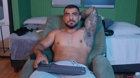 Snapshot of eric_harrison1 chatting on 17, 4, 2026 Brayan online show from 17, 4, 2026