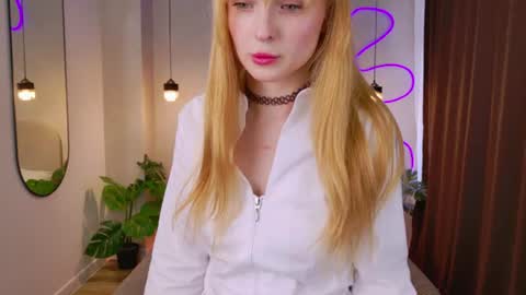 Vivian  online show from 5, 8, 2026
