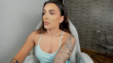 Snapshot of erica_xoo chatting on 19, 10, 2025 Riaaa online show from 19, 10, 2025