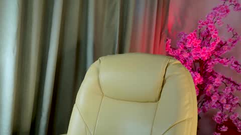 Snapshot of ericagracee chatting on 5, 4, 2026 Erica online show from 5, 4, 2026